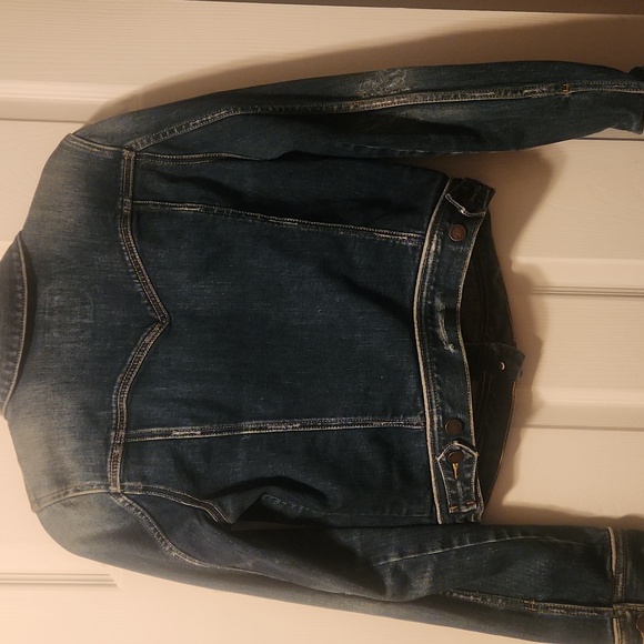 EUC Abercrombie & Fitch Cropped Jean Jacket L Distressed Dark Wash Denim - Picture 3 of 3